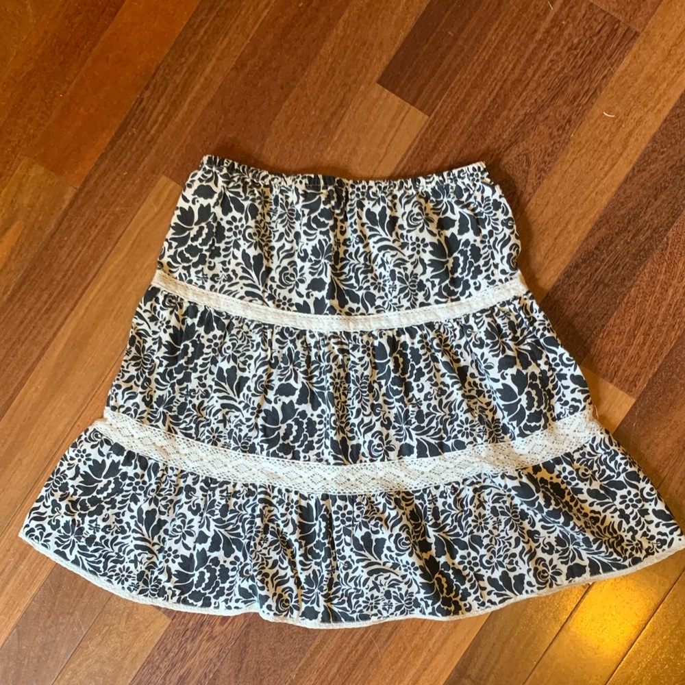 Black & White/Cream Damask Print Skirt